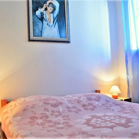Duplex 6 Pers, 100m Plage, Terrasse Ensoleillee, Parking Prive, Proche Commerces - Fr-1-251-564 Appartement Le Lavandou