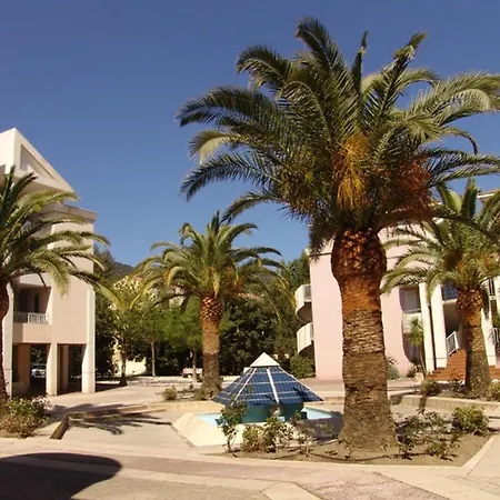 Apartment Duplex 6 Pers, 100m Plage, Terrasse Ensoleillee, Parking Prive, Proche Commerces - Fr-1-251-564
